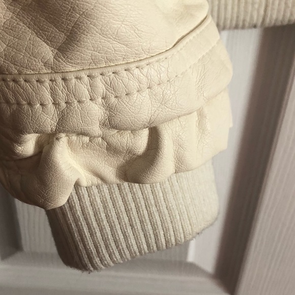 White leather like jacket. - Picture 4 of 5